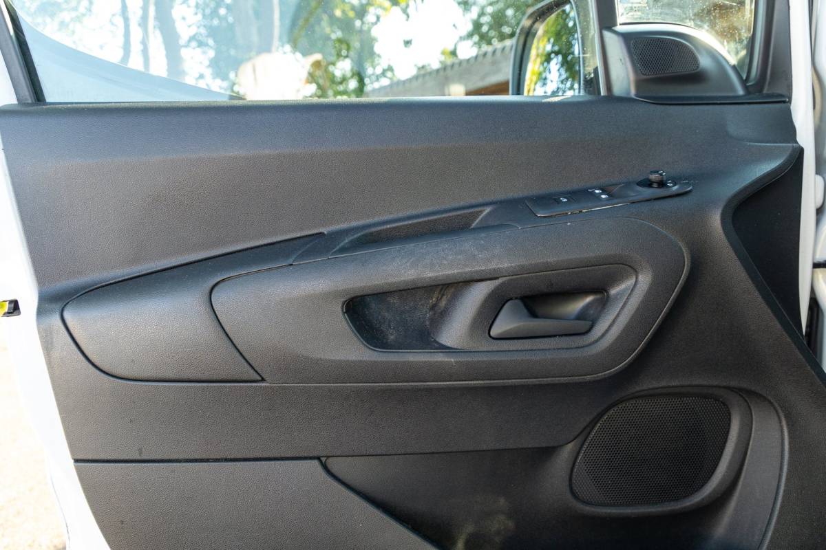 Peugeot Partner Peugeot Partner 1.6 BlueHDI Pro Trekhaak I Airco I Bluetooth I Betimmering I NAP I BTW