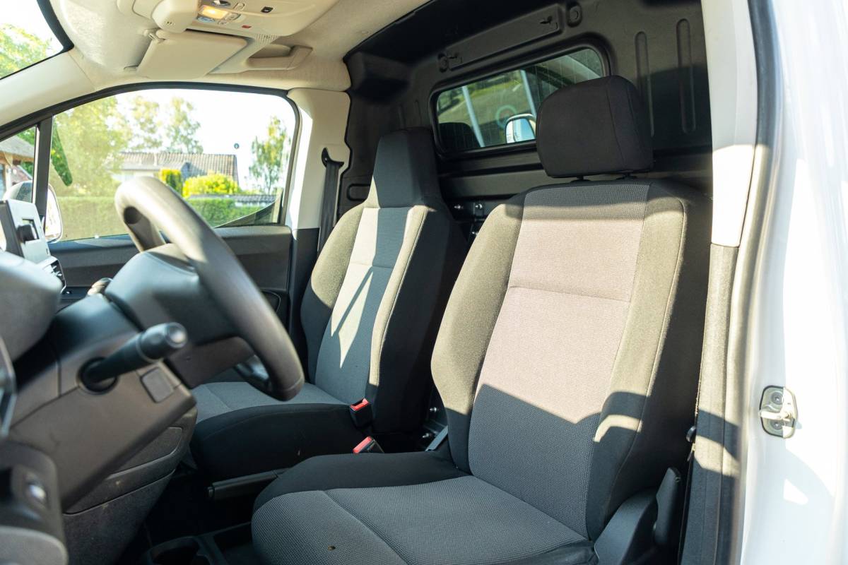 Peugeot Partner Peugeot Partner 1.6 BlueHDI Pro Trekhaak I Airco I Bluetooth I Betimmering I NAP I BTW