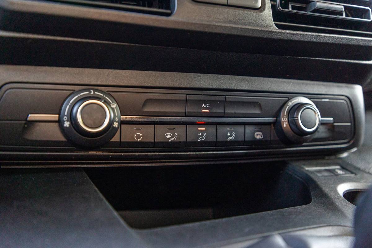 Peugeot Partner Peugeot Partner 1.6 BlueHDI Pro Trekhaak I Airco I Bluetooth I Betimmering I NAP I BTW
