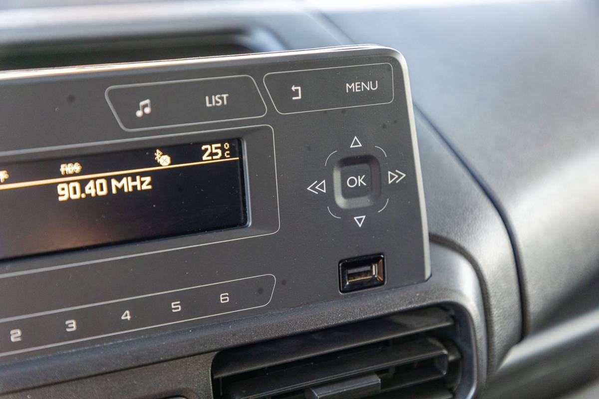 Peugeot Partner Peugeot Partner 1.6 BlueHDI Pro Trekhaak I Airco I Bluetooth I Betimmering I NAP I BTW