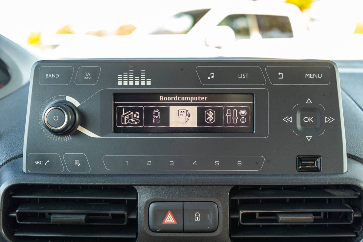 Peugeot Partner Peugeot Partner 1.6 BlueHDI Pro Trekhaak I Airco I Bluetooth I Betimmering I NAP I BTW