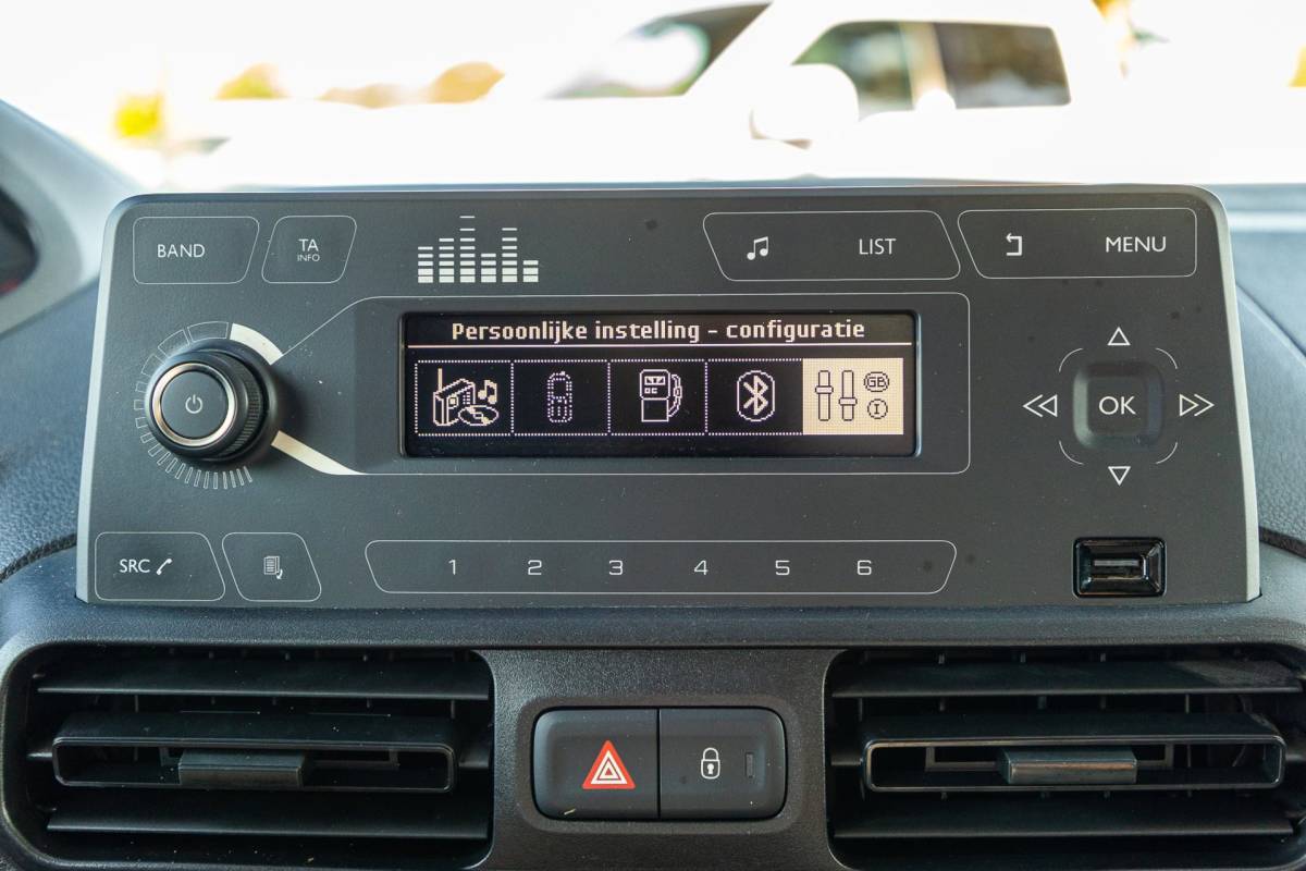 Peugeot Partner Peugeot Partner 1.6 BlueHDI Pro Trekhaak I Airco I Bluetooth I Betimmering I NAP I BTW