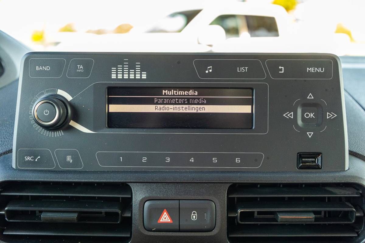Peugeot Partner Peugeot Partner 1.6 BlueHDI Pro Trekhaak I Airco I Bluetooth I Betimmering I NAP I BTW