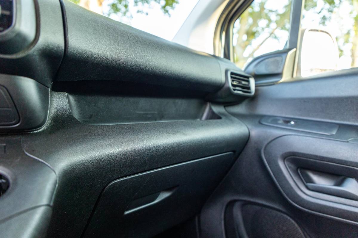 Peugeot Partner Peugeot Partner 1.6 BlueHDI Pro Trekhaak I Airco I Bluetooth I Betimmering I NAP I BTW