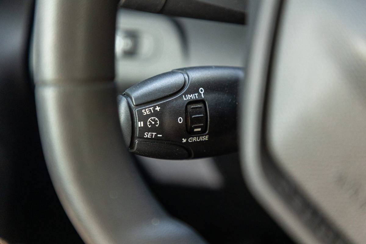 Peugeot Partner Peugeot Partner 1.2 PureTech 110 PK Premium Airco I Cruise I CarPlay I Android I Parkeersensoren I NAP