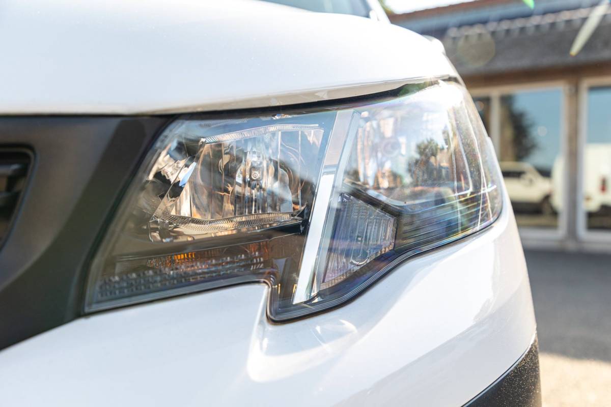 Peugeot Partner Peugeot Partner 1.2 PureTech 110 PK Premium Airco I Cruise I CarPlay I Android I Parkeersensoren I NAP