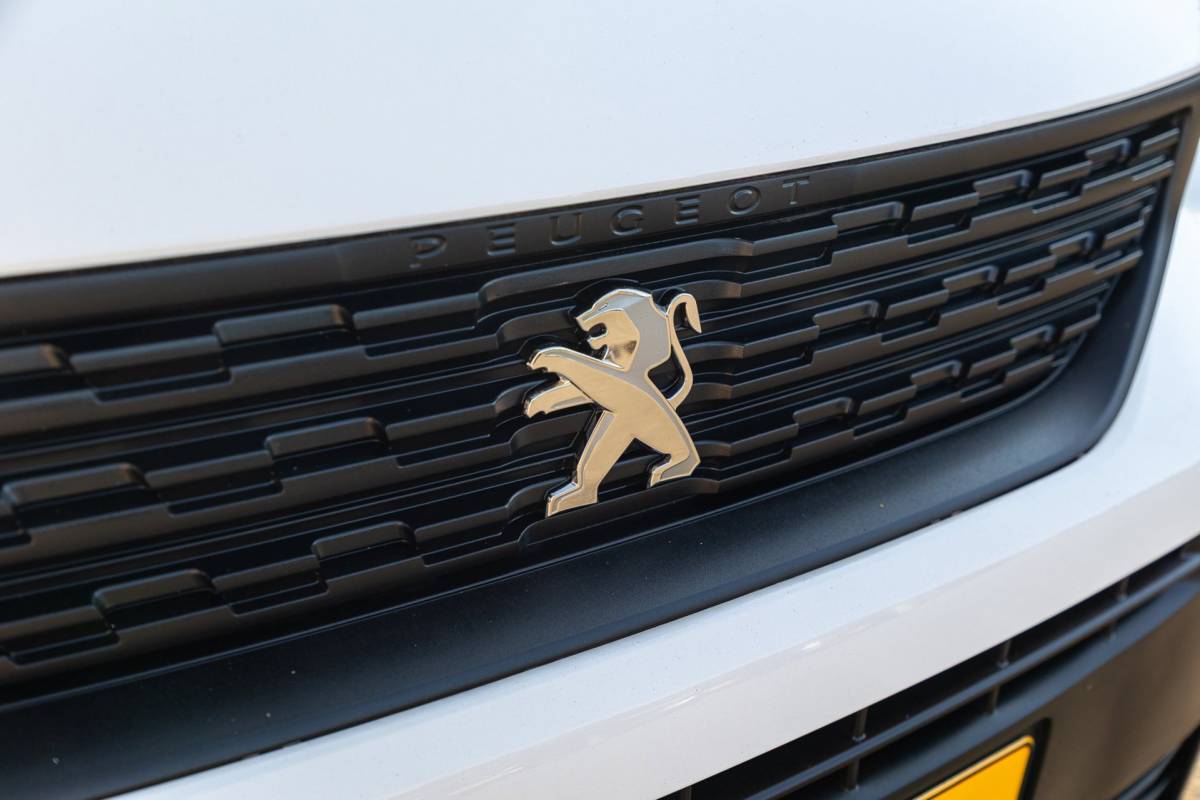 Peugeot Partner Peugeot Partner 1.2 PureTech 110 PK Premium Airco I Cruise I CarPlay I Android I Parkeersensoren I NAP
