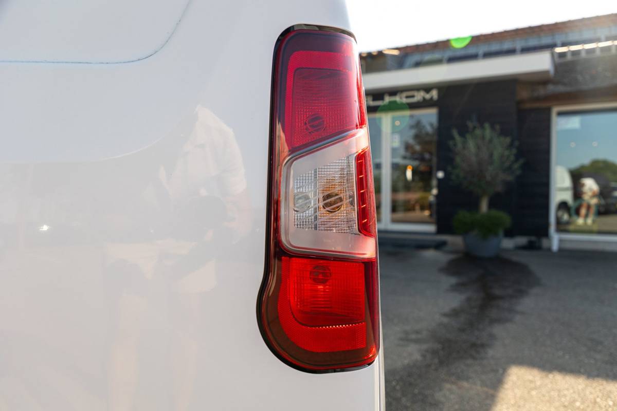 Peugeot Partner Peugeot Partner 1.2 PureTech 110 PK Premium Airco I Cruise I CarPlay I Android I Parkeersensoren I NAP