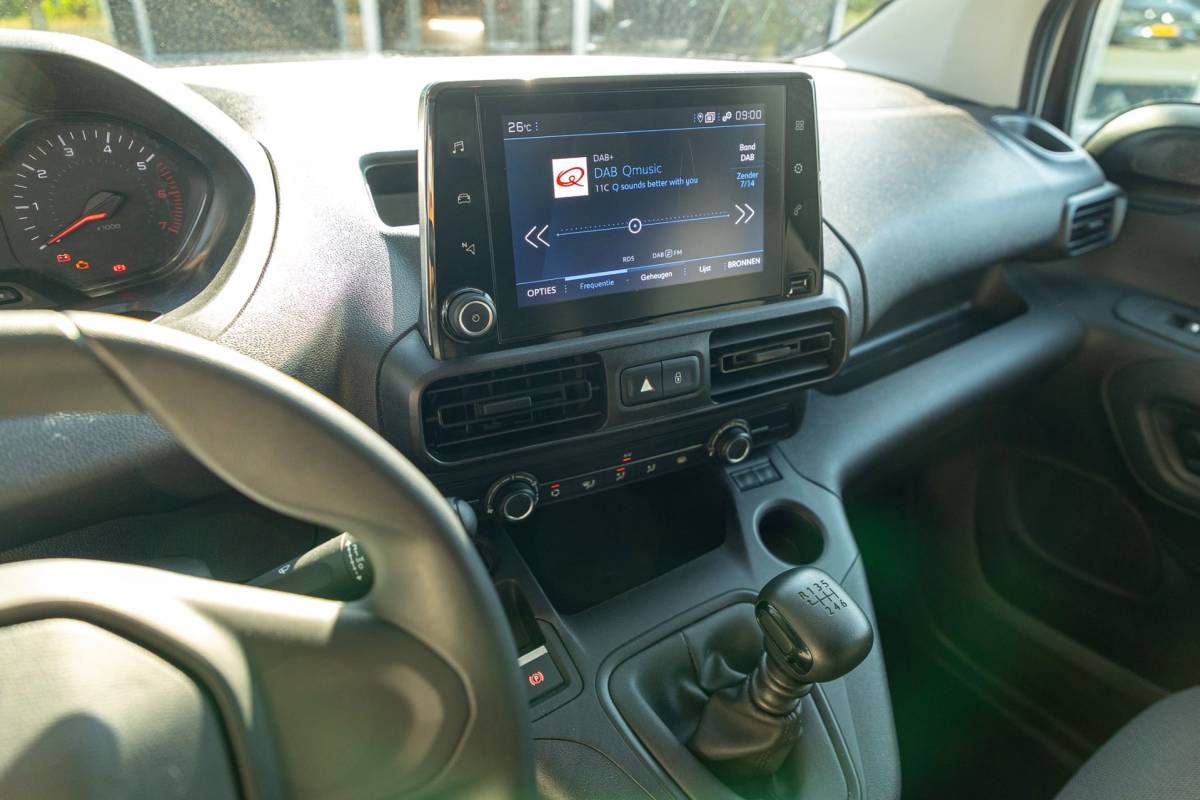 Peugeot Partner Peugeot Partner 1.2 PureTech 110 PK Premium Airco I Cruise I CarPlay I Android I Parkeersensoren I NAP