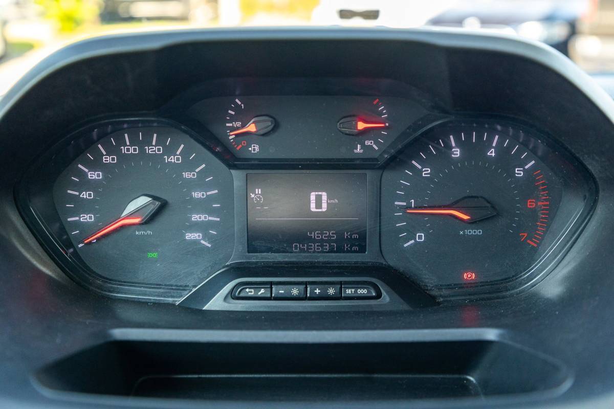 Peugeot Partner Peugeot Partner 1.2 PureTech 110 PK Premium Airco I Cruise I CarPlay I Android I Parkeersensoren I NAP