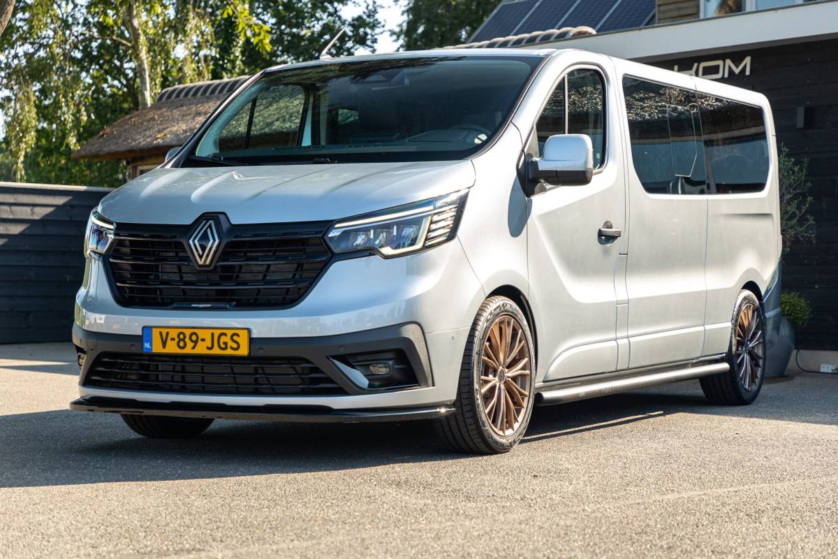Renault Trafic Renault TRAFIC 2.0 Blue dCi EDC 170 T29 L2H1 Extra Dubbele Cabine I Automaat I 19 Inch I Spoilerset I Trekhaak I Camera I Nieuw