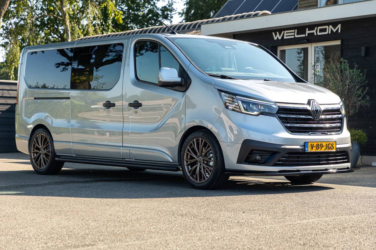 Renault Trafic Renault TRAFIC 2.0 Blue dCi EDC 170 T29 L2H1 Extra Dubbele Cabine I Automaat I 19 Inch I Spoilerset I Trekhaak I Camera I Nieuw