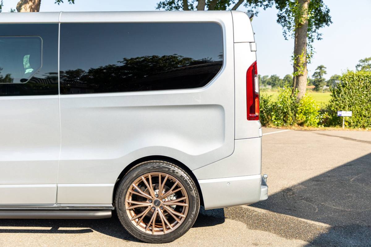 Renault Trafic Renault TRAFIC 2.0 Blue dCi EDC 170 T29 L2H1 Extra Dubbele Cabine I Automaat I 19 Inch I Spoilerset I Trekhaak I Camera I Nieuw