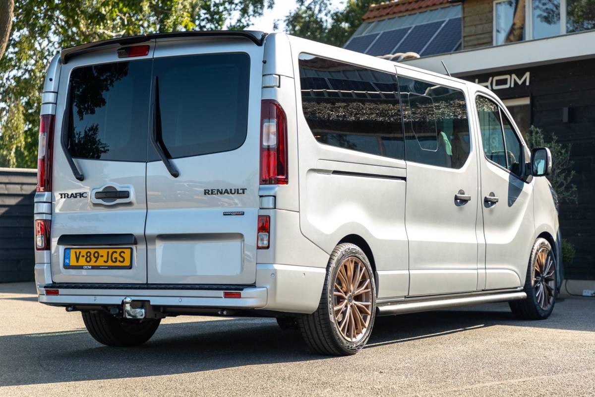 Renault Trafic Renault TRAFIC 2.0 Blue dCi EDC 170 T29 L2H1 Extra Dubbele Cabine I Automaat I 19 Inch I Spoilerset I Trekhaak I Camera I Nieuw