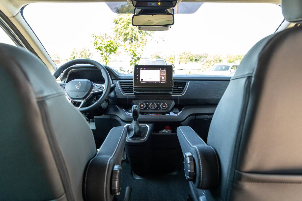 Renault Trafic Renault TRAFIC 2.0 Blue dCi EDC 170 T29 L2H1 Extra Dubbele Cabine I Automaat I 19 Inch I Spoilerset I Trekhaak I Camera I Nieuw
