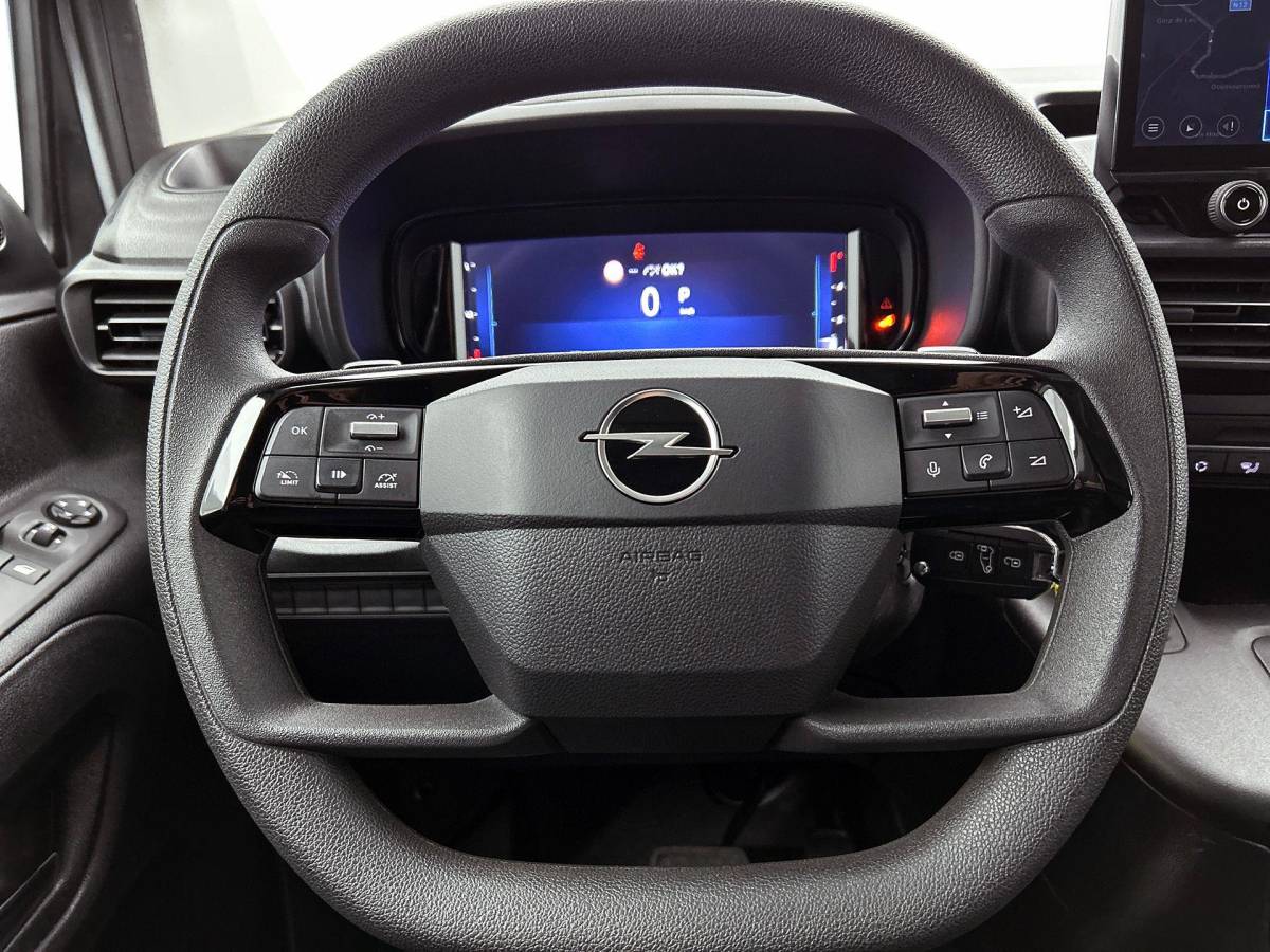 Opel Combo Opel Combo 1.5 BlueHDi 130PK L2 Automaat Apple Carplay / Android Auto Navigatie Trekhaak Airco Camera Cruise Control Parkeersensoren V+A DAB