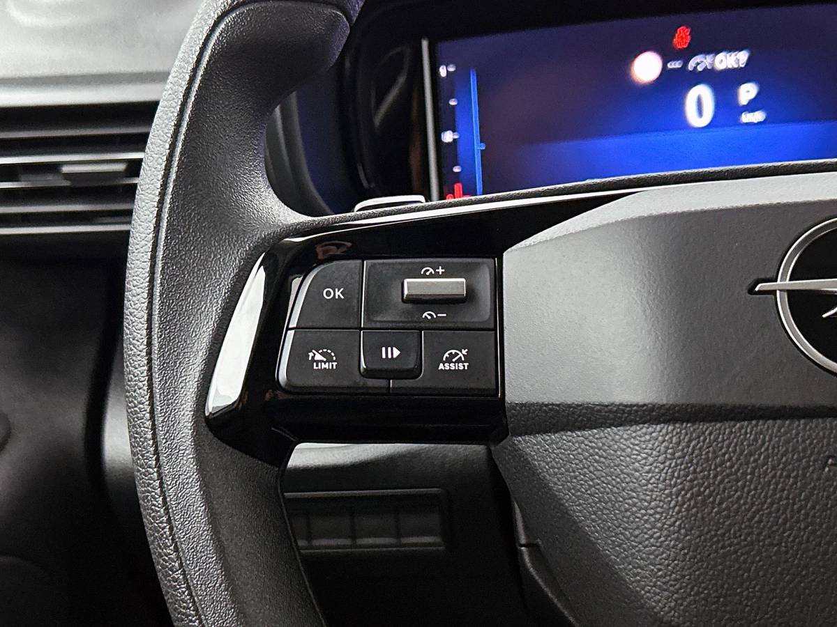 Opel Combo Opel Combo 1.5 BlueHDi 130PK L2 Automaat Apple Carplay / Android Auto Navigatie Trekhaak Airco Camera Cruise Control Parkeersensoren V+A DAB