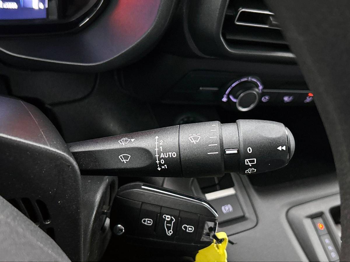 Opel Combo Opel Combo 1.5 BlueHDi 130PK L2 Automaat Apple Carplay / Android Auto Navigatie Trekhaak Airco Camera Cruise Control Parkeersensoren V+A DAB