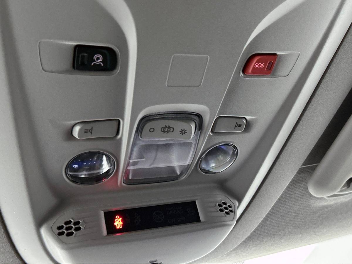 Opel Combo Opel Combo 1.5 BlueHDi 130PK L2 Automaat Apple Carplay / Android Auto Navigatie Trekhaak Airco Camera Cruise Control Parkeersensoren V+A DAB
