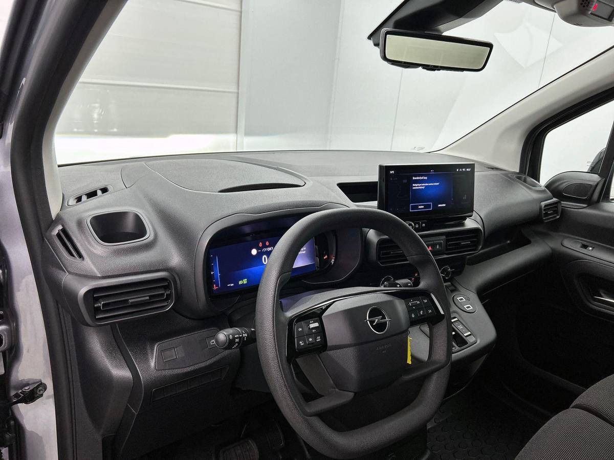 Opel Combo Opel Combo 1.5 BlueHDi 130PK L2 Automaat Apple Carplay / Android Auto Navigatie Trekhaak Airco Camera Cruise Control Parkeersensoren V+A DAB