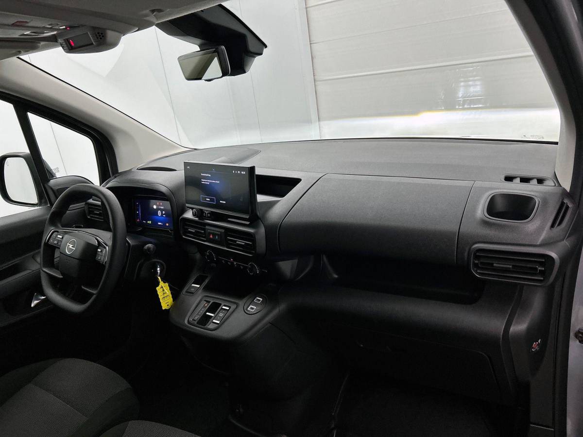 Opel Combo Opel Combo 1.5 BlueHDi 130PK L2 Automaat Apple Carplay / Android Auto Navigatie Trekhaak Airco Camera Cruise Control Parkeersensoren V+A DAB