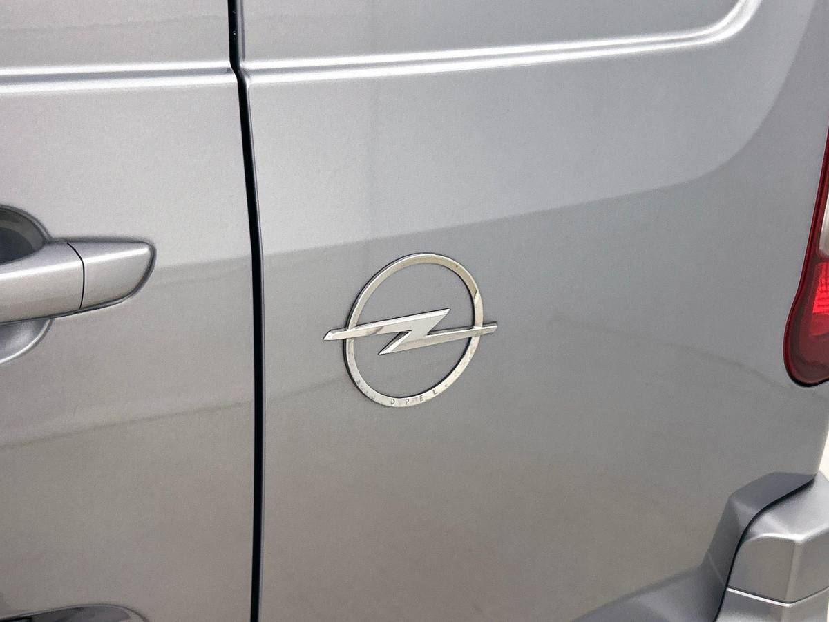 Opel Combo Opel Combo 1.5 BlueHDi 130PK L2 Automaat Apple Carplay / Android Auto Navigatie Trekhaak Airco Camera Cruise Control Parkeersensoren V+A DAB