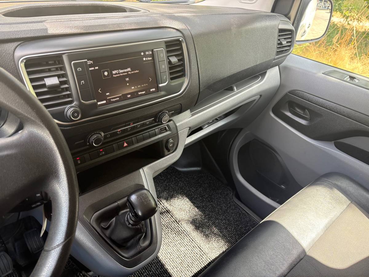 Opel Vivaro Opel Vivaro 2.0 CDTI L2H1 Edition|144PK|airco|cruise|apple carplay|trekhaak|parkeersensoren achter|drie zitplaatsen|EURO6.