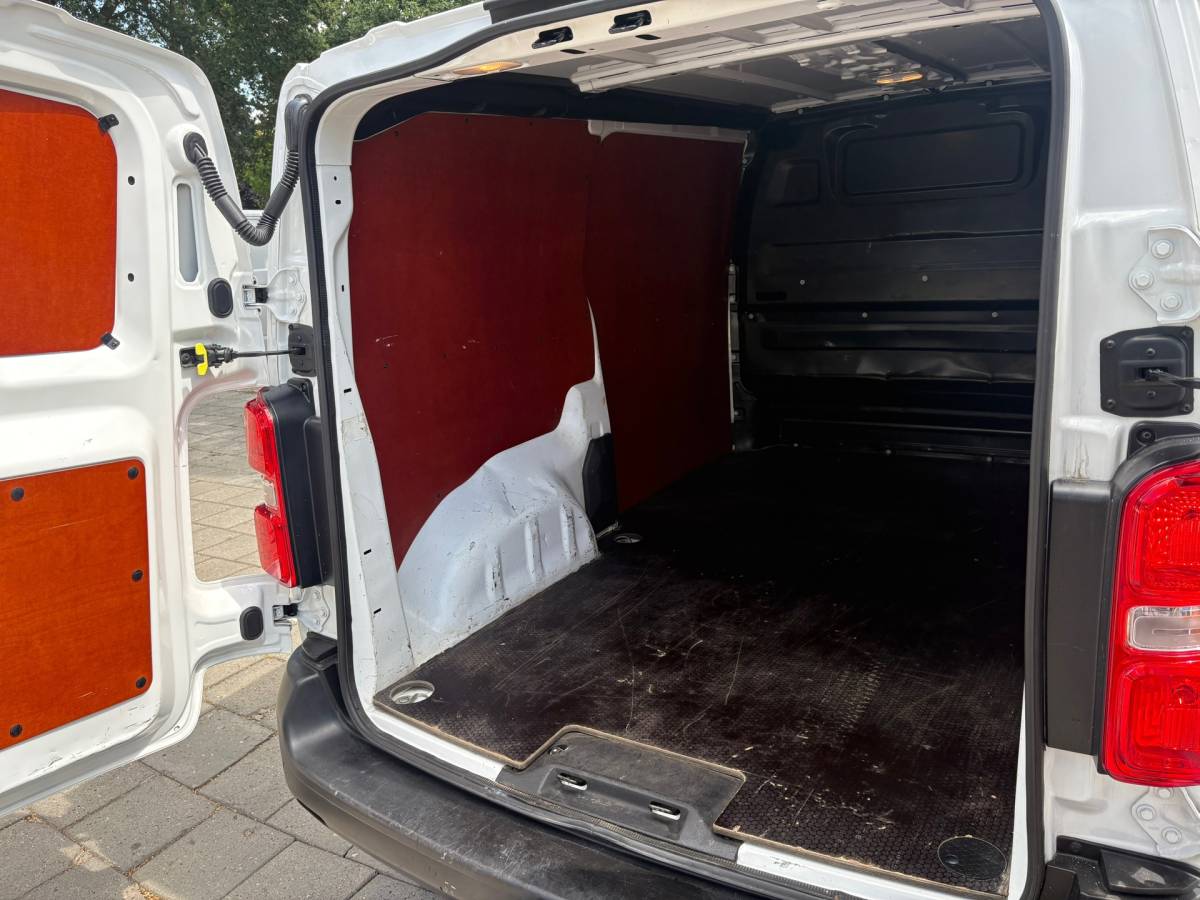 Opel Vivaro Opel Vivaro 2.0 CDTI L2H1 Edition|144PK|airco|cruise|apple carplay|trekhaak|parkeersensoren achter|drie zitplaatsen|EURO6.