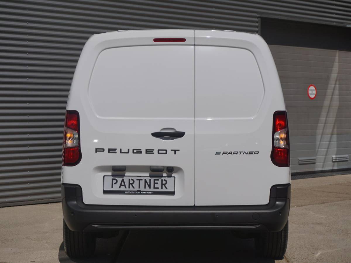 Peugeot e-Partner Peugeot e-Partner L1 50 kWh | camera | Apple Carplay/Android Auto  | laadruimtebetimmering | Comfort stoelen | rijklaarprijs