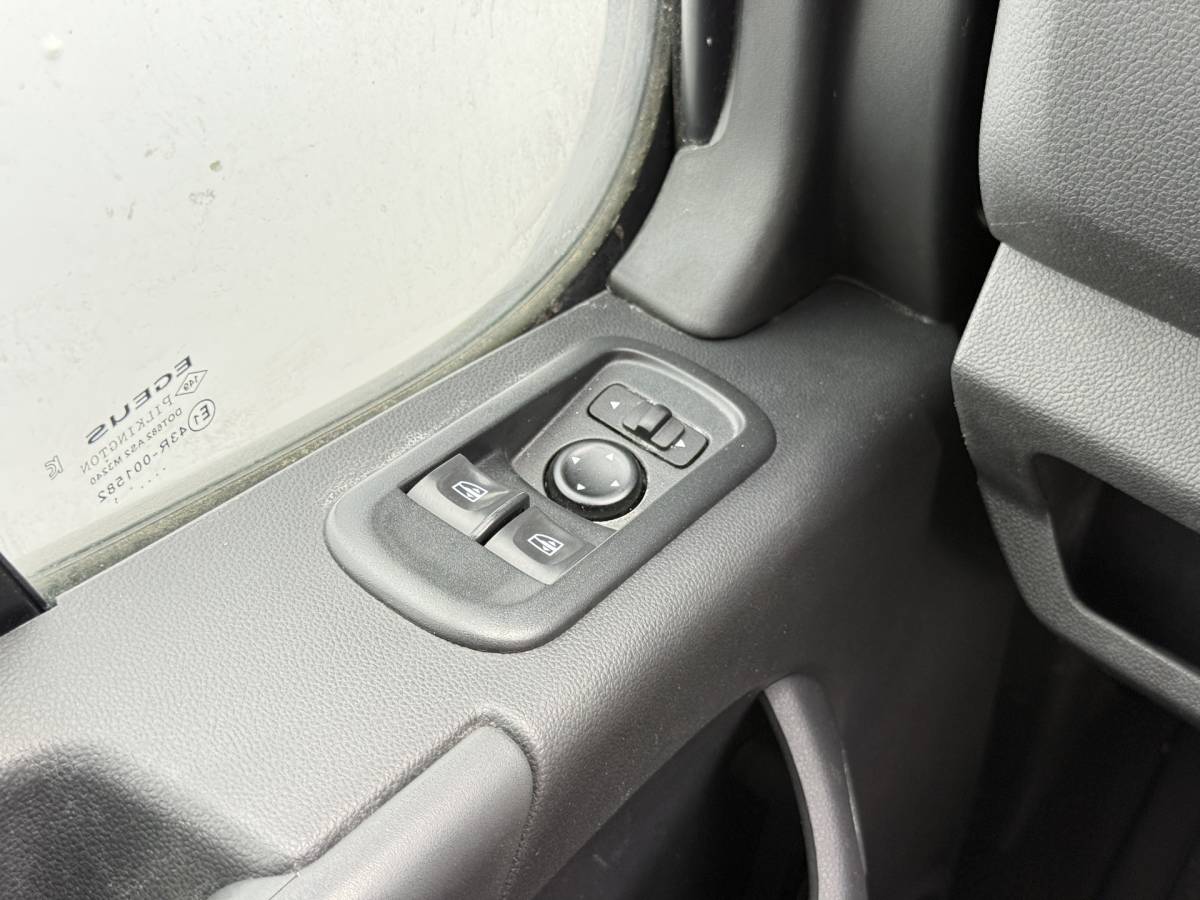 Renault Master Renault Master 2.3 DCI 130PK Kipper Dubbellucht Kist 3,5t Trekhaak Airco Cruise Control Tipper Benne