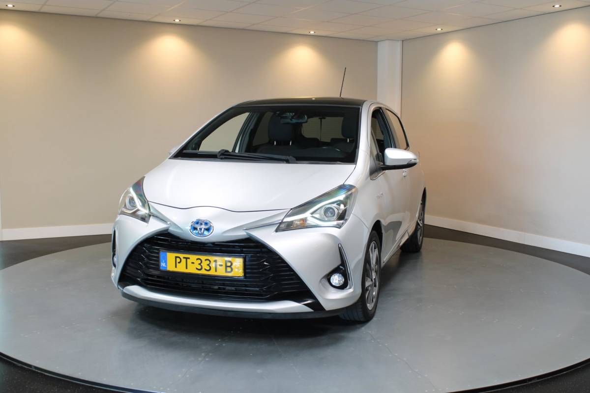 Toyota Yaris Toyota Yaris 1.5 Hybrid Premium *2de Eigenaar/Dealer OH* Pano|Camera|Keyless|Navi|Cruise|Lane-Assist|NAP