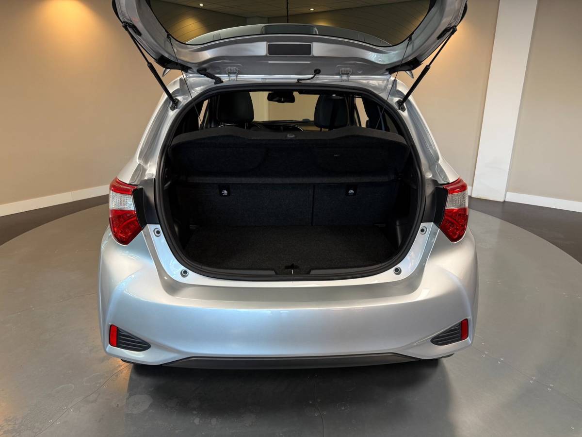 Toyota Yaris Toyota Yaris 1.5 Hybrid Premium *2de Eigenaar/Dealer OH* Pano|Camera|Keyless|Navi|Cruise|Lane-Assist|NAP
