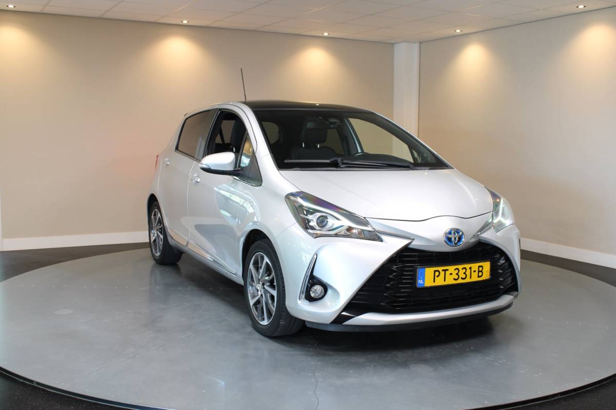 Toyota Yaris Toyota Yaris 1.5 Hybrid Premium *2de Eigenaar/Dealer OH* Pano|Camera|Keyless|Navi|Cruise|Lane-Assist|NAP