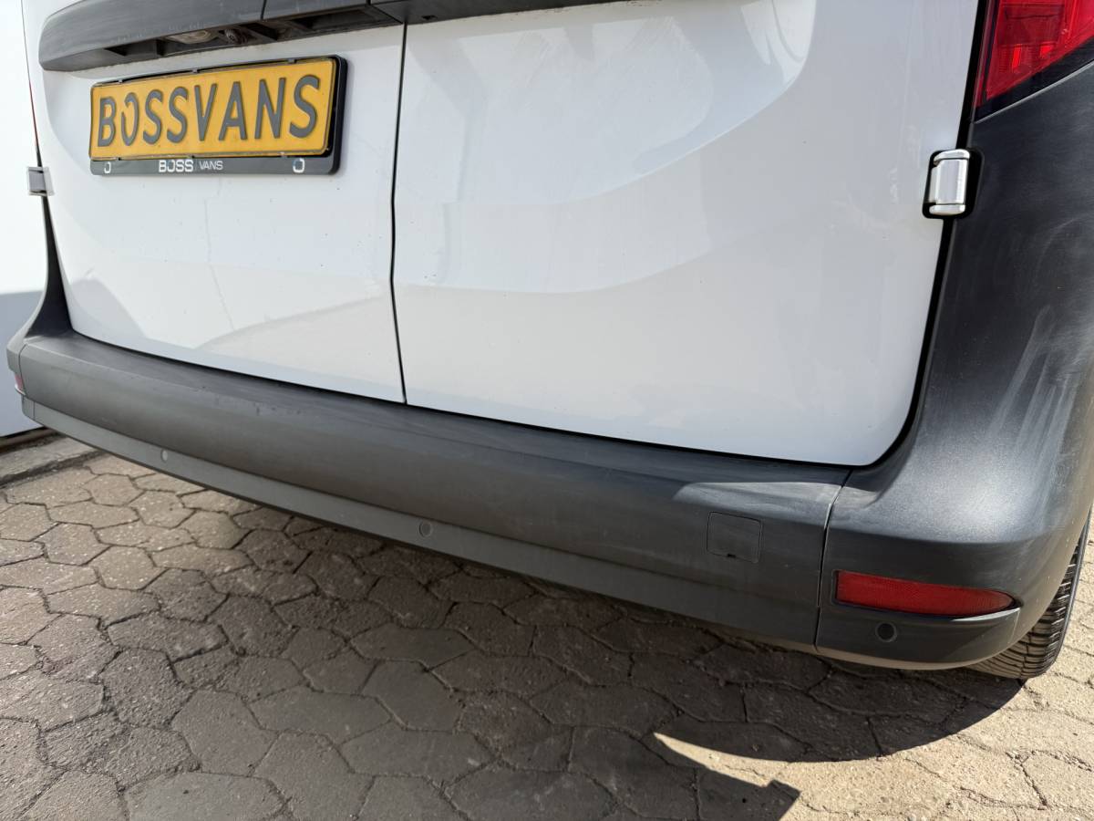 Mercedes-Benz eCitan Mercedes-Benz eCitan 112 51 kWh L1 284kkm WLTP Camera MBUX Trekhaak 75kW Snelladen Apple Carplay Cruise Control