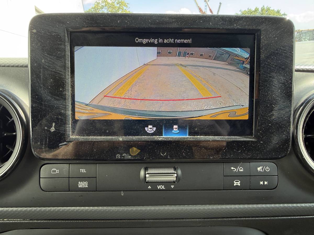 Mercedes-Benz eCitan Mercedes-Benz eCitan 112 51 kWh L1 284kkm WLTP Camera MBUX Trekhaak 75kW Snelladen Apple Carplay Cruise Control
