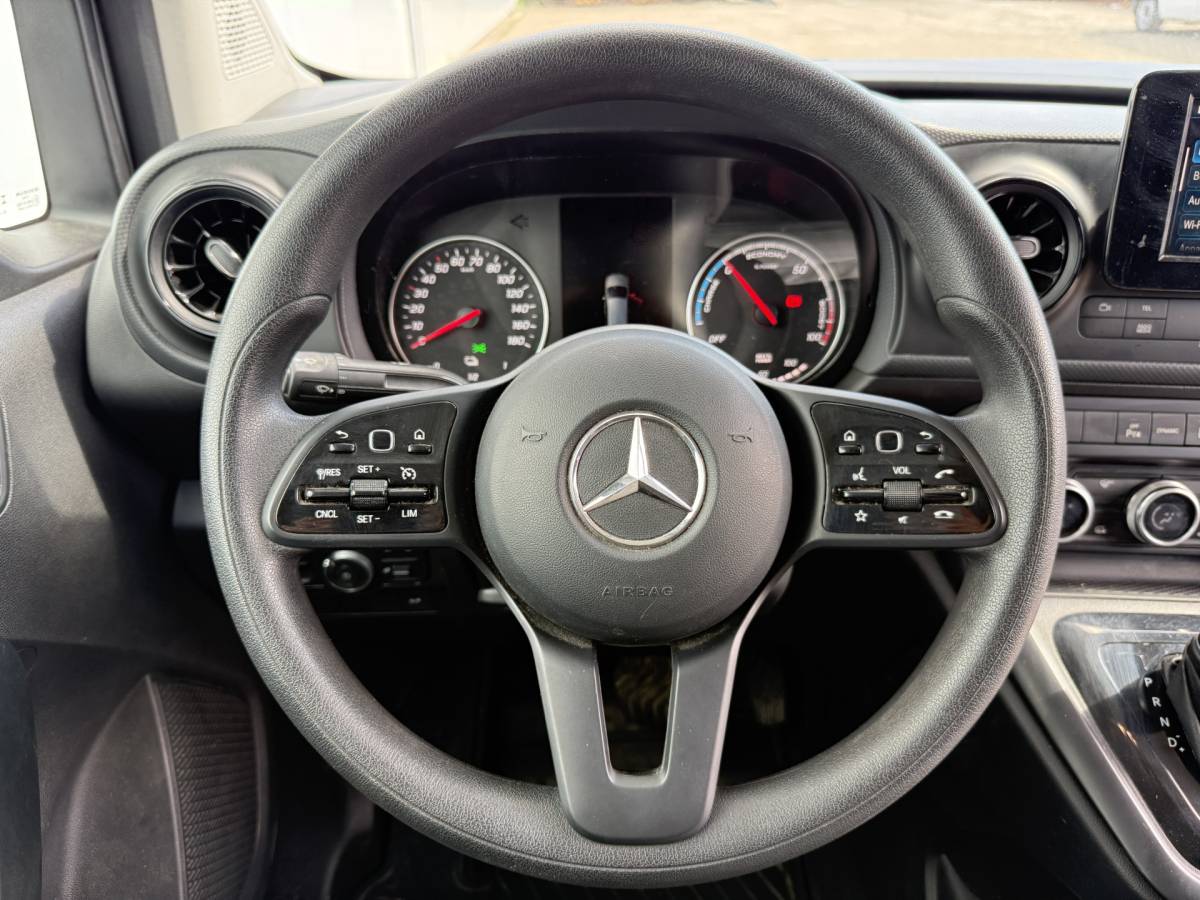 Mercedes-Benz eCitan Mercedes-Benz eCitan 112 51 kWh L1 284kkm WLTP Camera MBUX Trekhaak 75kW Snelladen Apple Carplay Cruise Control