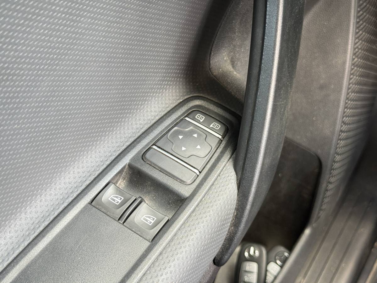 Mercedes-Benz eCitan Mercedes-Benz eCitan 112 51 kWh L1 284kkm WLTP Camera MBUX Trekhaak 75kW Snelladen Apple Carplay Cruise Control