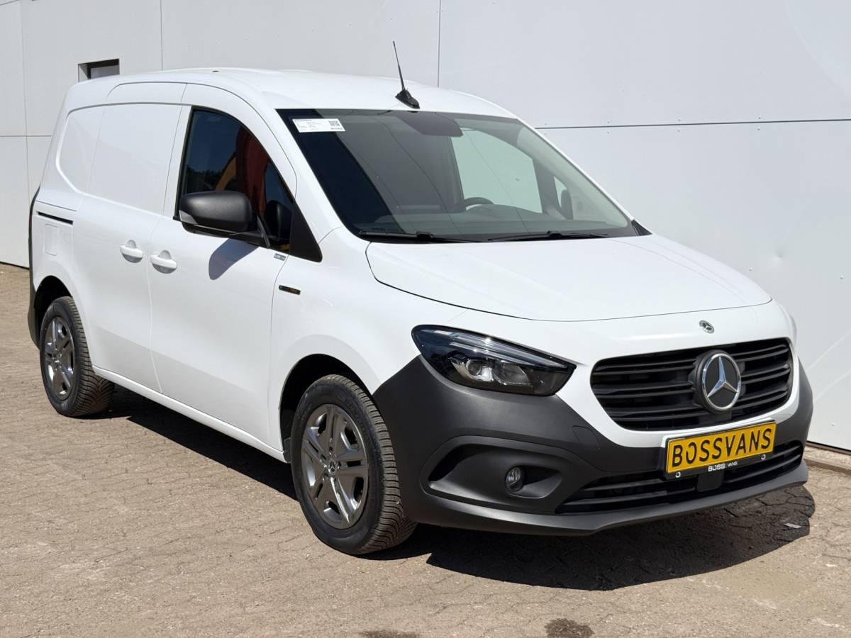 Mercedes-Benz eCitan Mercedes-Benz eCitan 112 51 kWh L1 284kkm WLTP Camera MBUX Trekhaak 75kW Snelladen Apple Carplay Cruise Control
