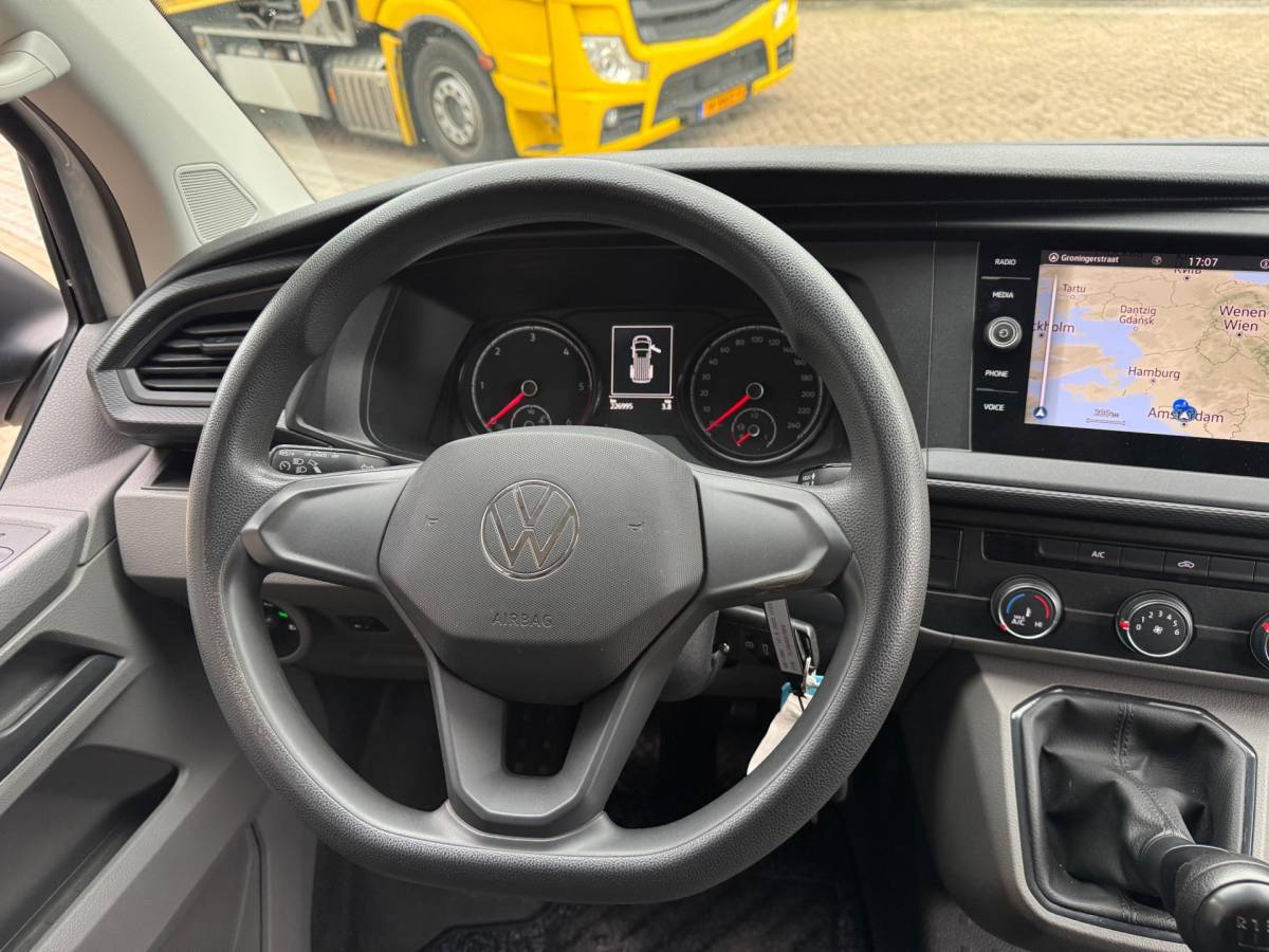 Volkswagen Transporter Volkswagen Transporter 2.0 TDI T6 L2H1 28 150PK Highline Dubbelle Schuifdeuren Airco Navi Cruise Control Elk. Ramen Zeer Nette