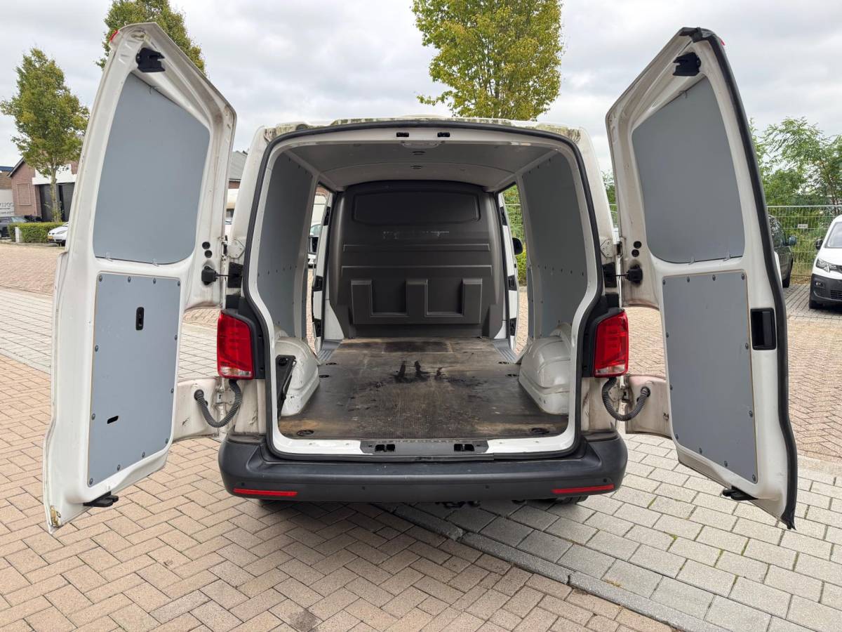Volkswagen Transporter Volkswagen Transporter 2.0 TDI T6 L2H1 28 150PK Highline Dubbelle Schuifdeuren Airco Navi Cruise Control Elk. Ramen Zeer Nette