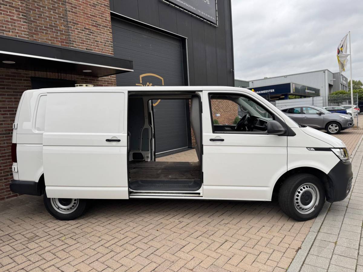 Volkswagen Transporter Volkswagen Transporter 2.0 TDI T6 L2H1 28 150PK Highline Dubbelle Schuifdeuren Airco Navi Cruise Control Elk. Ramen Zeer Nette