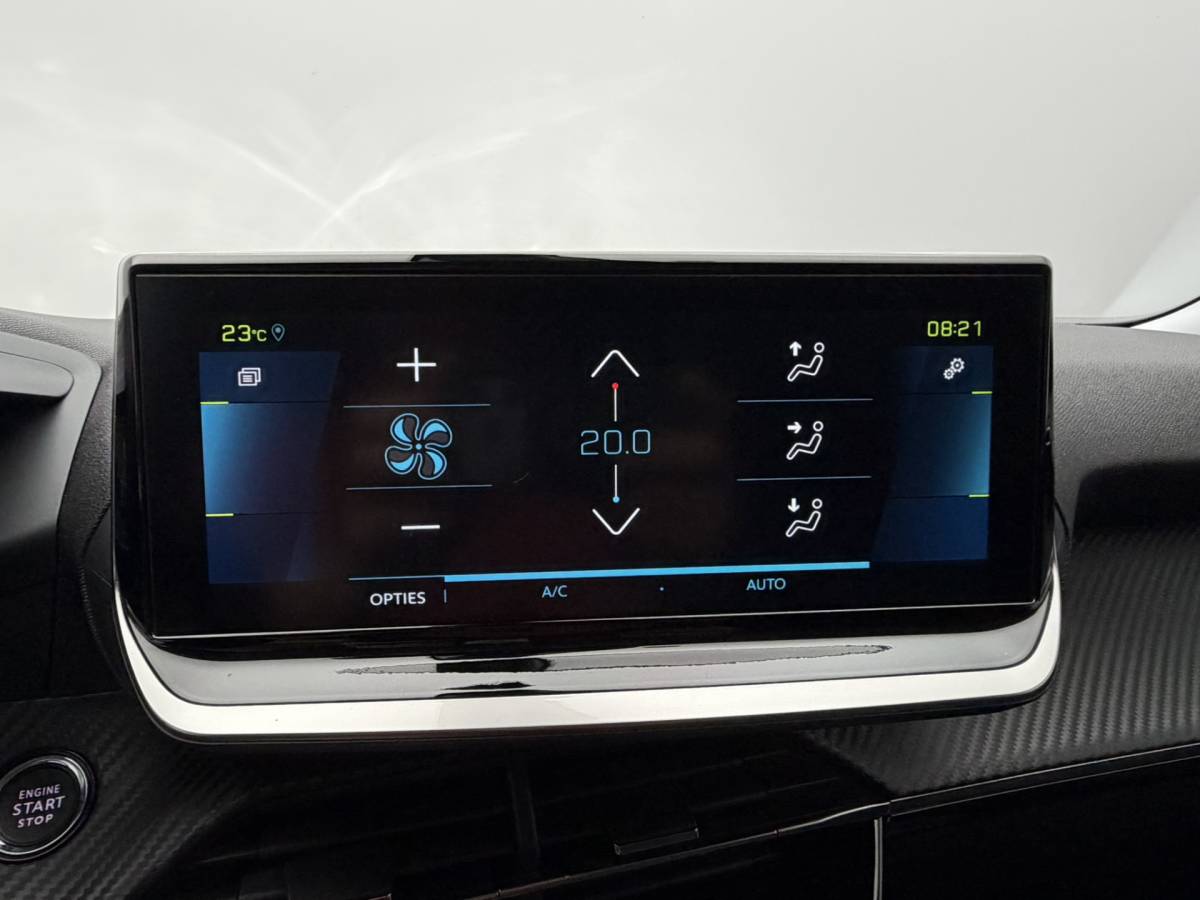 Peugeot e-2008 Peugeot e-2008 EV Allure Pack 50 kWh 3-Fase SOH 92,1% | 3D i-Cockpit | Navigatie | Camera | Full-Led | Carplay&Android