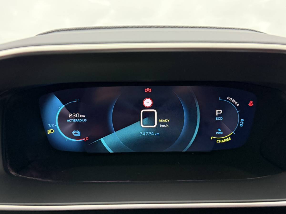 Peugeot e-2008 Peugeot e-2008 EV Allure Pack 50 kWh 3-Fase SOH 92,1% | 3D i-Cockpit | Navigatie | Camera | Full-Led | Carplay&Android