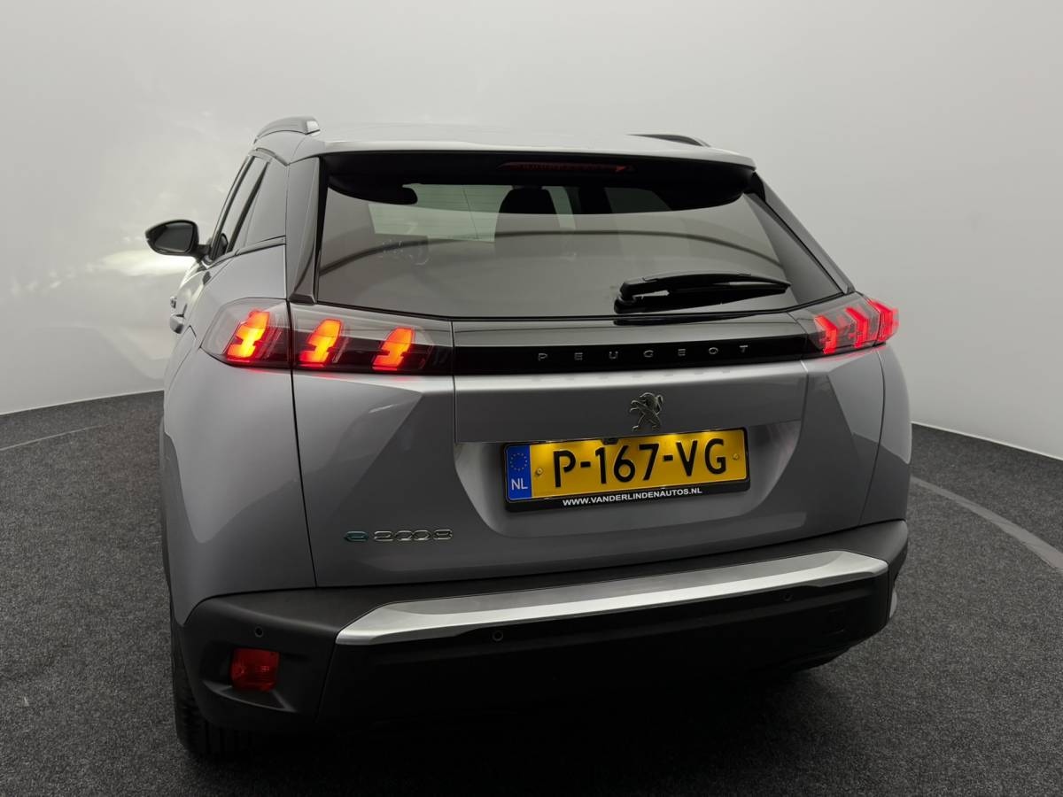 Peugeot e-2008 Peugeot e-2008 EV Allure Pack 50 kWh 3-Fase SOH 92,1% | 3D i-Cockpit | Navigatie | Camera | Full-Led | Carplay&Android