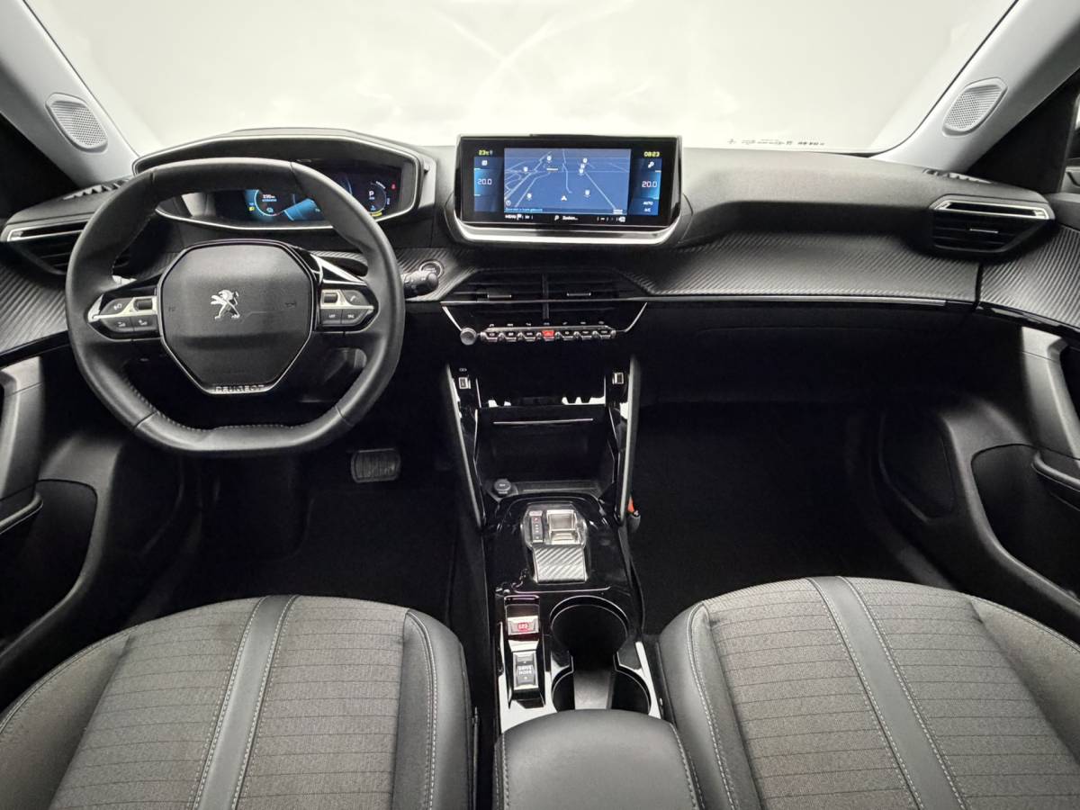 Peugeot e-2008 Peugeot e-2008 EV Allure Pack 50 kWh 3-Fase SOH 92,1% | 3D i-Cockpit | Navigatie | Camera | Full-Led | Carplay&Android