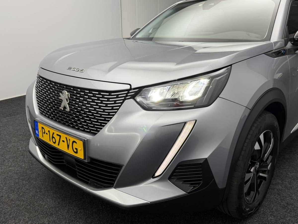 Peugeot e-2008 Peugeot e-2008 EV Allure Pack 50 kWh 3-Fase SOH 92,1% | 3D i-Cockpit | Navigatie | Camera | Full-Led | Carplay&Android