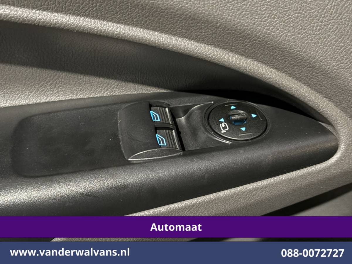 Ford Transit Connect Ford Transit Connect 1.5 EcoBlue 100pk Automaat L2H1 inrichting Euro6 Airco | Camera | Cruisecontrol | Trekhaak Parkeersensoren, Apple Carplay