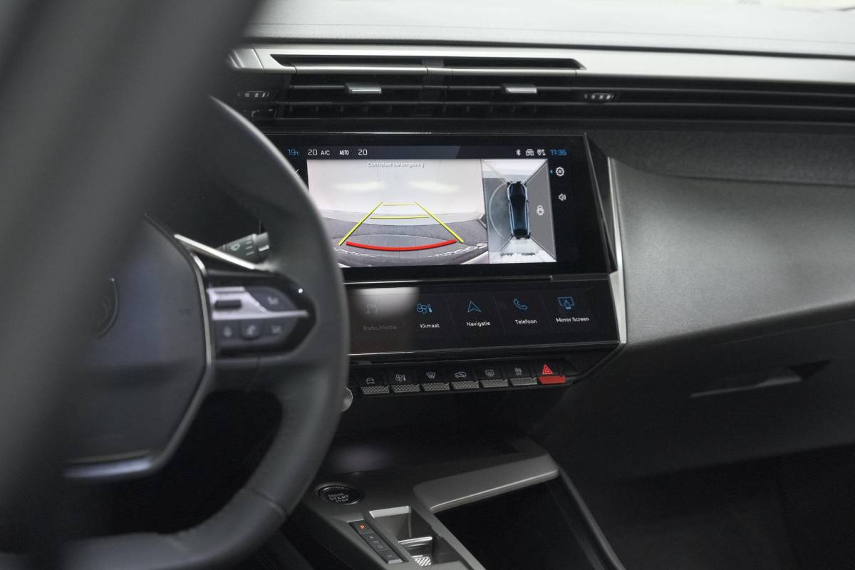 Peugeot 408 Peugeot 408 Hybrid 136 e-DCS6 Allure | 360 Camera | Adaptieve Cruise Control | Navigatie