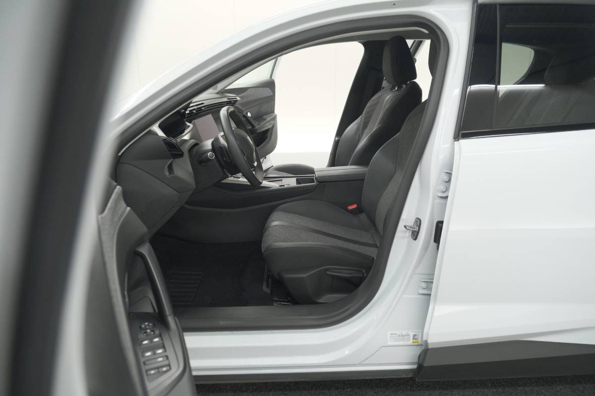 Peugeot 408 Peugeot 408 Hybrid 136 e-DCS6 Allure | 360 Camera | Adaptieve Cruise Control | Navigatie