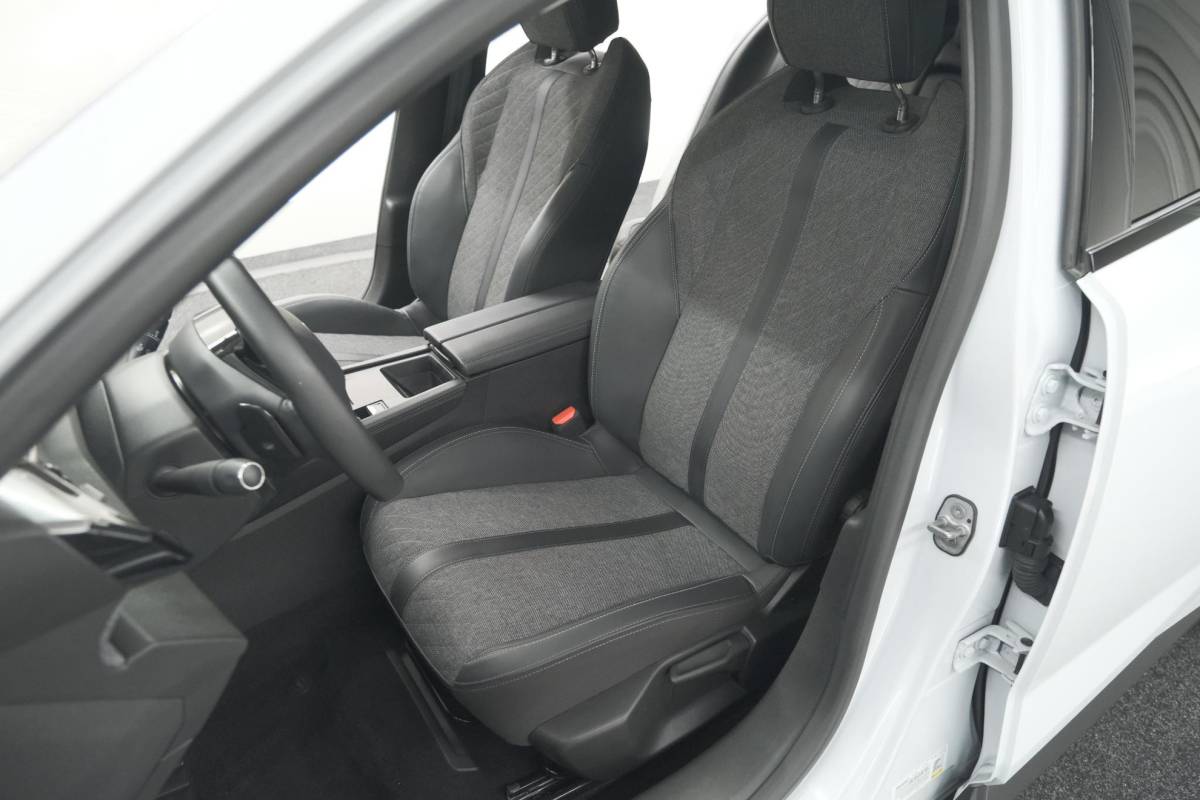 Peugeot 408 Peugeot 408 Hybrid 136 e-DCS6 Allure | 360 Camera | Adaptieve Cruise Control | Navigatie